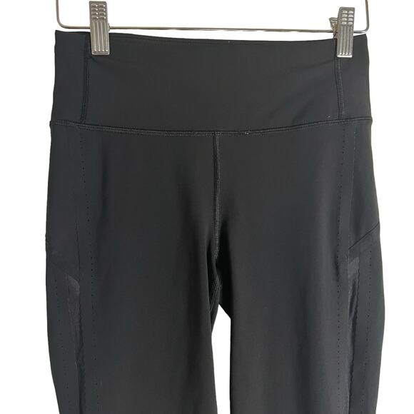 Lululemon Black Capri Cropped Mesh Inset Athletic Yoga Leggings Size 4 - Picture 2 of 8
